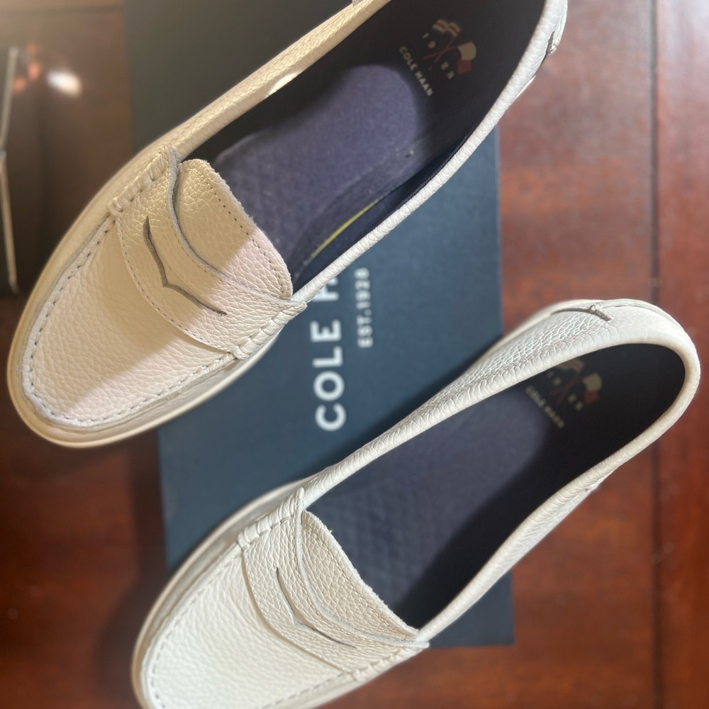 Cole Haan Cream Leather Loafers Classic Flats